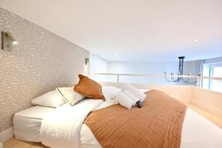 Modern Apartment Center of Paris Le Marais Villa in Paris