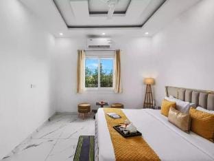 Vashisht Villa Farm Villa in Noida