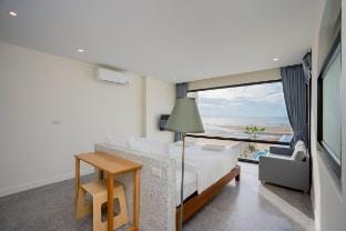 PADANA Beachfront  Villa in Thailand