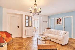 Modern Apartment Center of Paris Villa in Paris