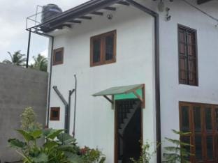 Saran villa  Villa in Negombo