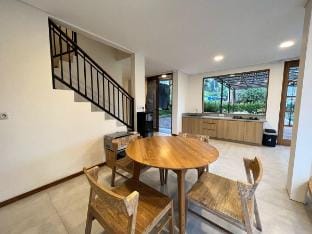 Comfort Villa Lembang Bandung W Private pool 5BR Villa in Parongpong