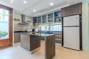 *3BR Peaceful Pool Villa, Garden & Jacuzzi V241 Villa in Phuket