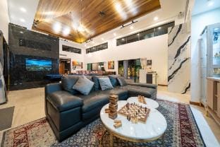 Noi's Villa - tropical oasis with pool and maid Villa in Kamala