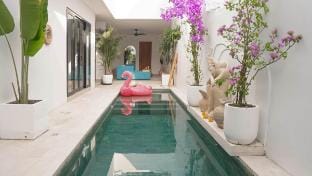Villa Vivid 2BR Bohemian, 5 min to Kedungu Beach Villa in Kediri