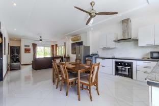*3BR /w Pool Close to Phuket’s Best Beaches V245 Villa in Rawai