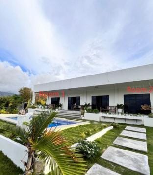 Sondela Cabin Lambug exclusive villa +Hut Villa in Central Visayas