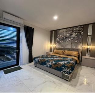 SeaSky Nirwana Villas Villa in Batu