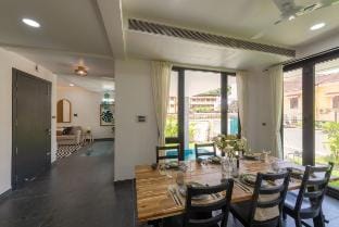 SaffronStays Rio: 4BR pool villa, Nerul Goa Villa in Candolim
