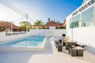 Fun Beach Pool Villa พูลวิลล่าติดทะเล   Villa in Chon Buri Changwat