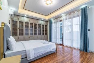 Green Wonderland · Pool Villa 5 Bed &Kitchen Oz*4* Villa in Pattaya City