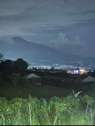 Nubay Villa syariah 3 menit ke BNS Villa in Batu