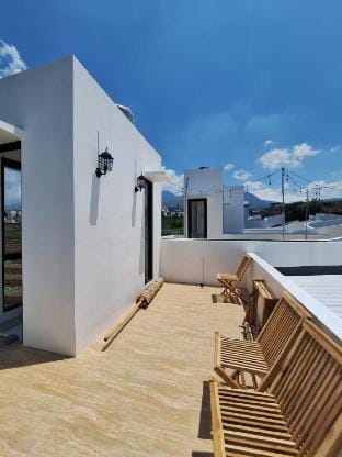 Laquimas Villa Batu Villa in Batu