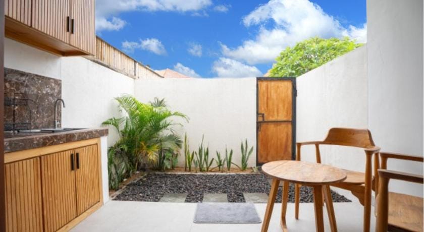 Abimanyu Guest House Bed and Breakfast in North Kuta