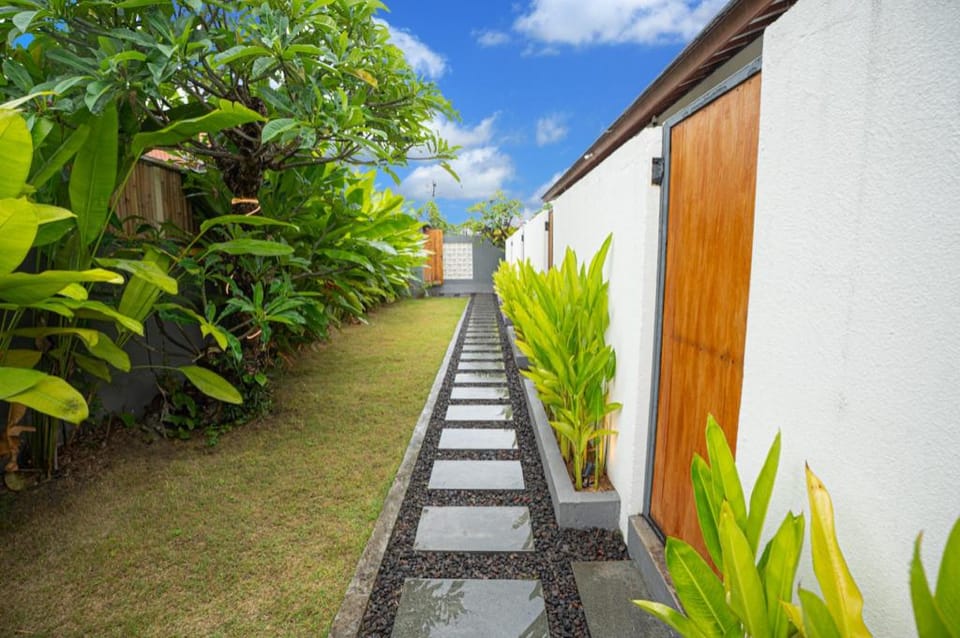 Abimanyu Guest House Bed and Breakfast in North Kuta