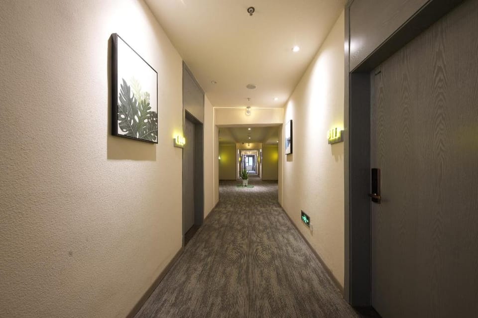 Chongqing Qiansu Qingpan Hotel解放碑洪崖洞店 Hotel in China