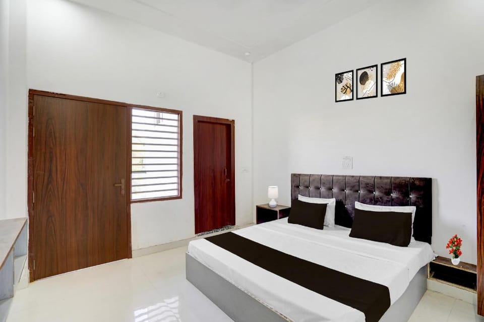 Super Hotel O Mathura-Bharatpur Crossway Formerly Tulsi Heritage Hotel in Uttar Pradesh