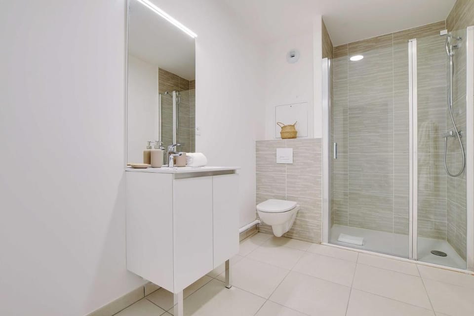 Elegant Appt - 3BDR/8P - Near Paris & La Défense Apartment in Puteaux
