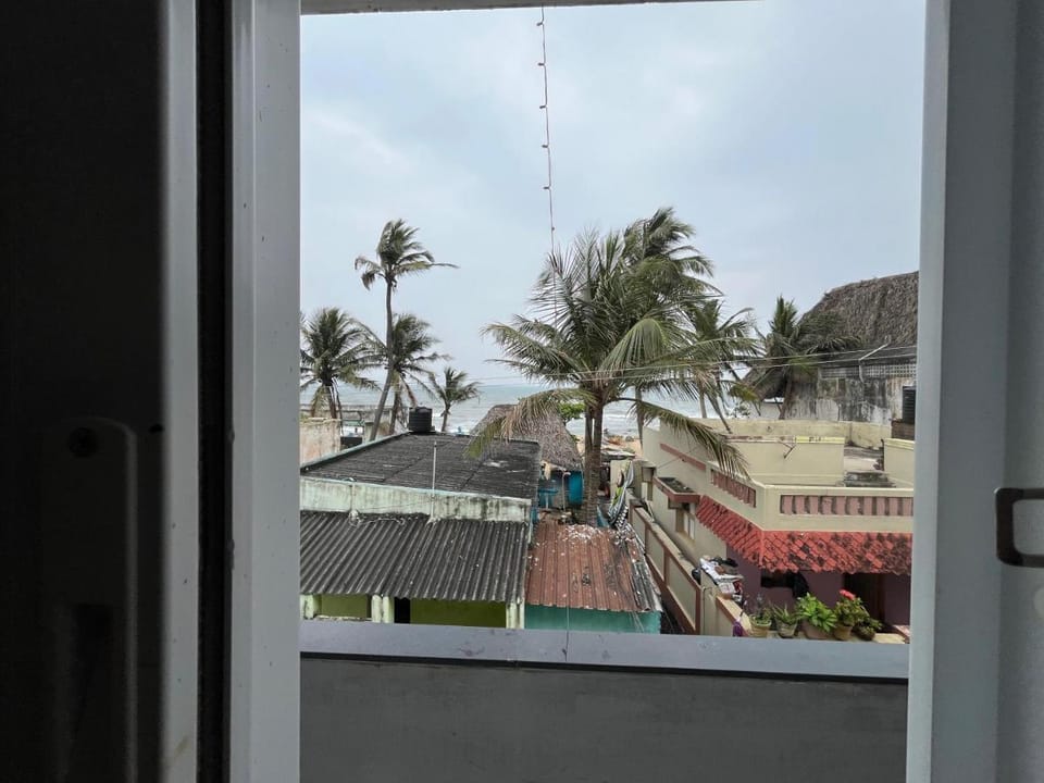 MK Beach day Bed and Breakfast in Tamil Nadu