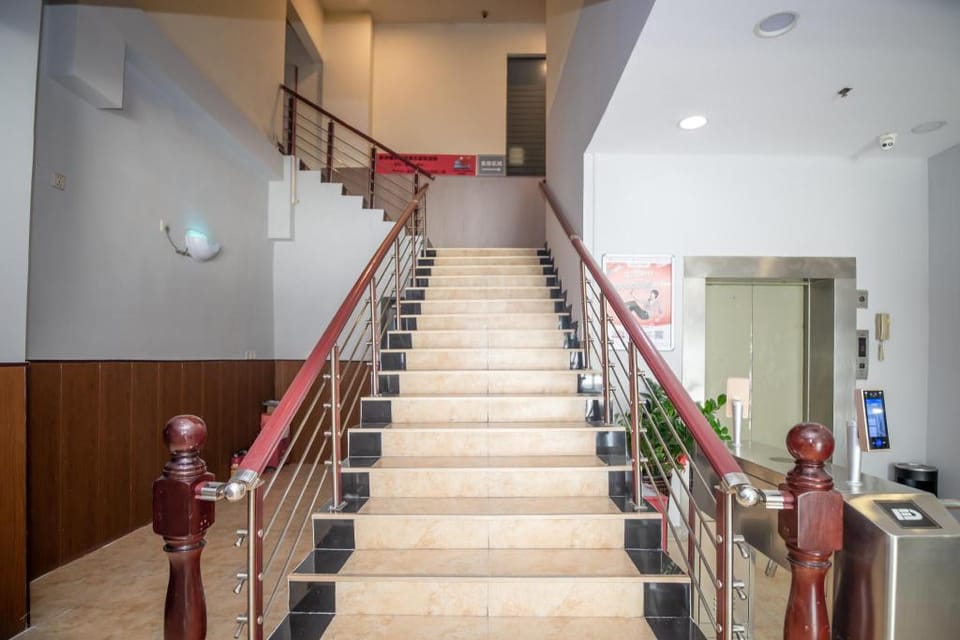 Yimi Hotel Guangzhou Huawei R&D Center Baiyun Motorcycle Parts City Hotel in Guangzhou