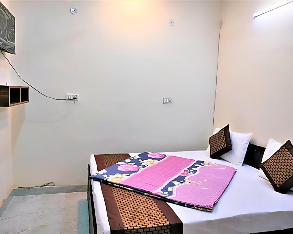 Comfort Inn Hotel Near Patparganj Rd Hotel in New Delhi