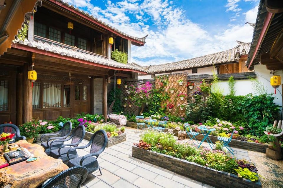 Anyue Viewing Courtyard Inn Hotel in China