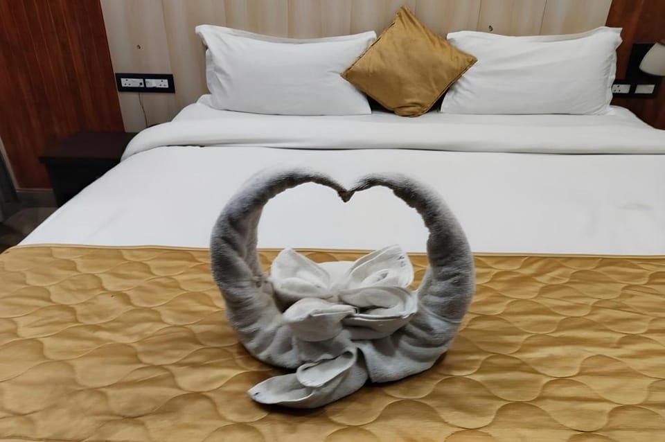Hotel Red Carpet & Banquet Hotel in Uttar Pradesh