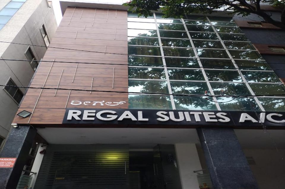 POP Regal Suits Near Ragigudda Sri Prasanna Anjaneyaswamy Temple Hotel in Bengaluru