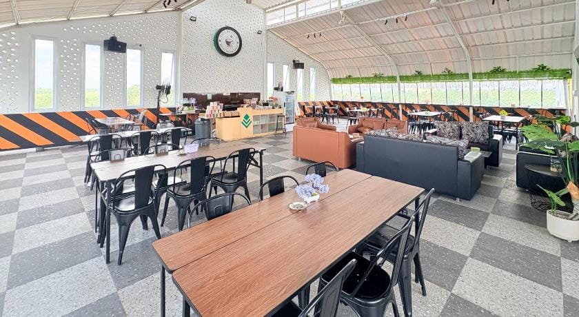Guest House BMT NU Ngasem RedPartner Bojonegoro Hotel in East Java