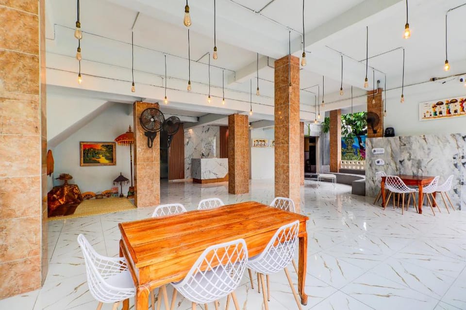 Townhouse Oak @lebak Bene Near Kuta Beach Hotel in Kuta