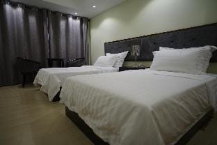 LUXE In Venice - The Venice Residences Apartment in Makati