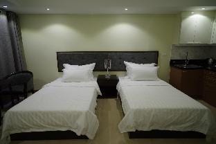 LUXE In Venice - The Venice Residences Apartment in Makati