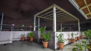 Visla Stay near DLF Newtown Apartment in Bengaluru