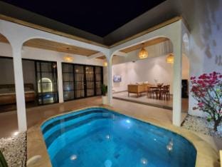 Villa Casa de Coco at Lovina Apartment in Bali