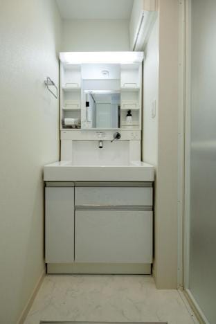 Higashi-Rokugo BLACK Apartment in Yokohama