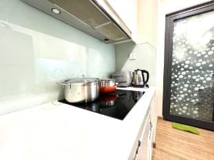 Q's Homes Vinhomes Skylake One-Bedroom Apartment in Laos