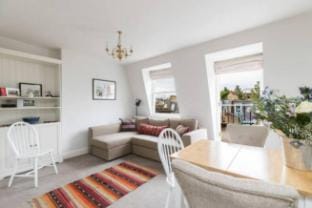 Charming flat with balcony in Pimlico Apartment in City of Westminster