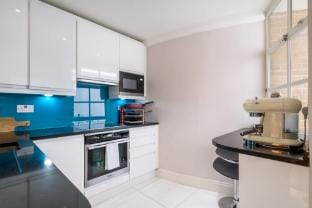 Stylish flat close to St Paul’s Cathedral Apartment in London Borough of Camden