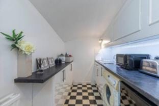 Unique flat near Crescent Garden Apartment in City of Westminster