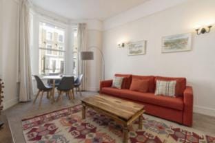 Charming flat in West Brompton Apartment in City of Westminster