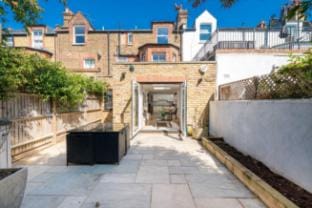Gorgeous flat with garden in Battersea Apartment in London