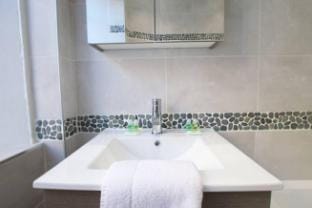 Warm apartment with an Edinburgh Castle view Apartment in Edinburgh