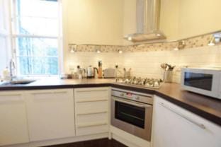 Modern City Centre Flat next to Calton Hill Apartment in Edinburgh
