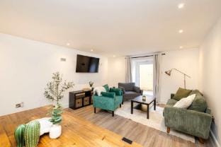 JOIVY 3BR Flat in Haymarket with Free Parking Apartment in Edinburgh