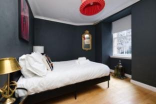 Charming Home with Patio Nearby the Castle Apartment in Edinburgh