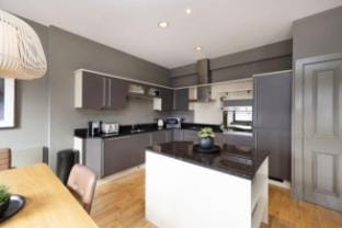 Luxury Home on George Street Apartment in Edinburgh