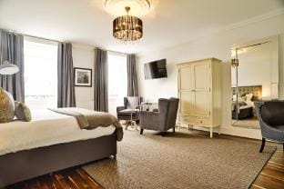 Charming Apartment with Castle View in City Centre Apartment in Edinburgh