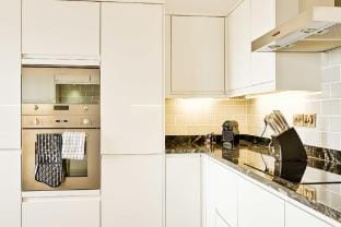 Charming Apartment with Castle View in City Centre Apartment in Edinburgh