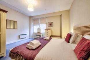 Stylish Home in New Town Apartment in Edinburgh