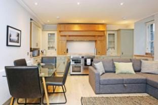Amazing Apartment on the Royal Mile Apartment in Edinburgh